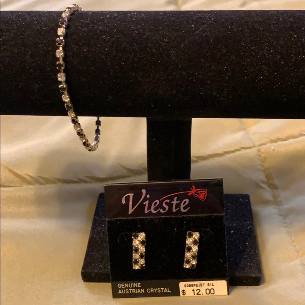 Bracelet and earrings set